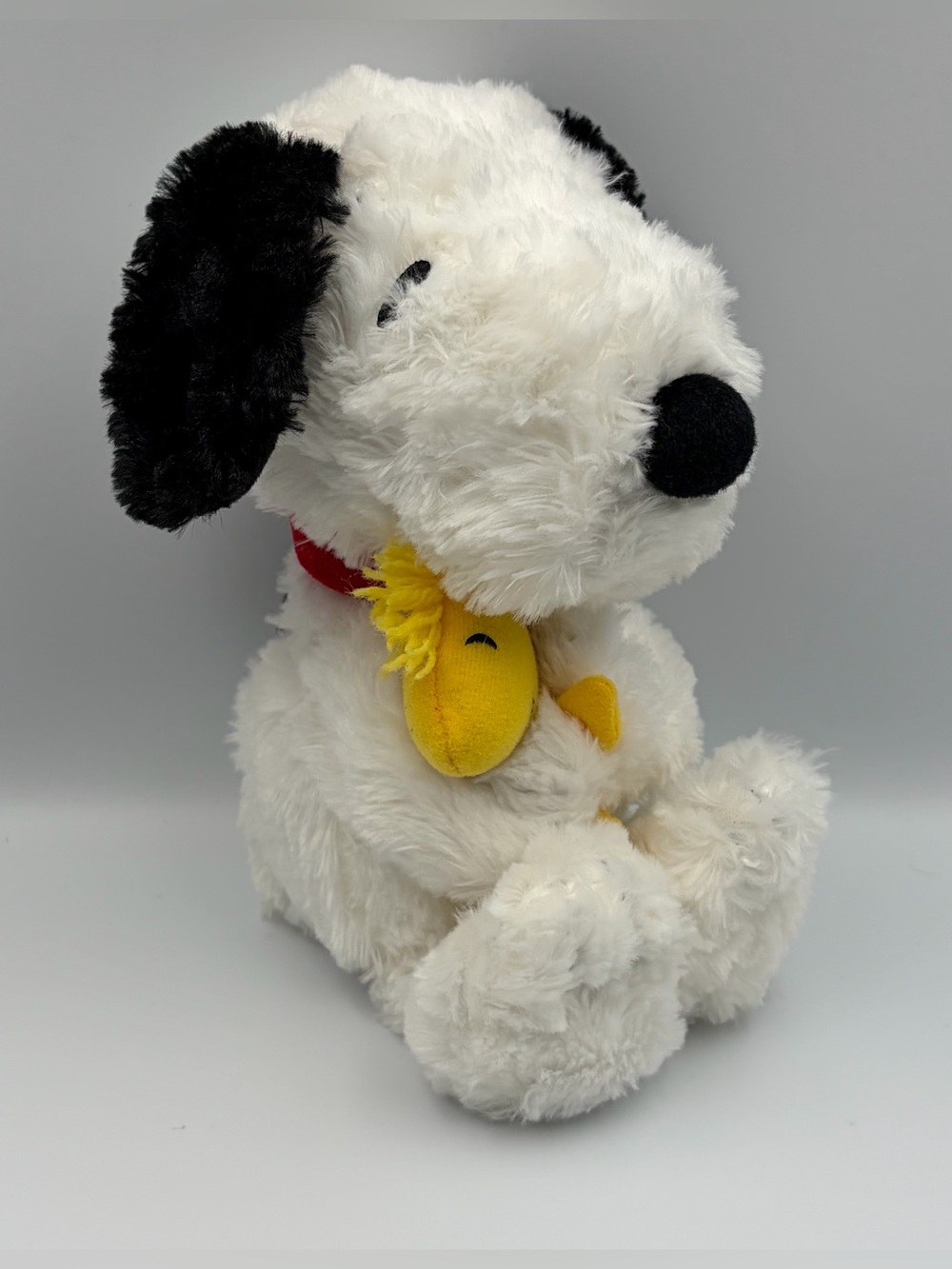 Hallmark Snoopy Hugging Woodstock Plush Toy Happiness is a Hug White 10.5"